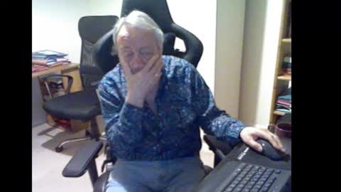 erasmus_d online show from November 2025 06:51:02 PM