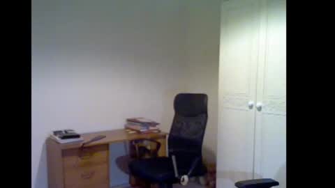 erasmus_d online show from February 2026 06:04:02 PM