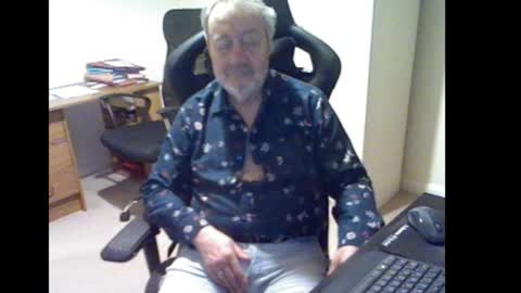 erasmus_d online show from March 2026 05:54:01 PM