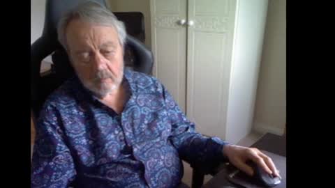 erasmus_d online show from April 2026 04:59:02 PM