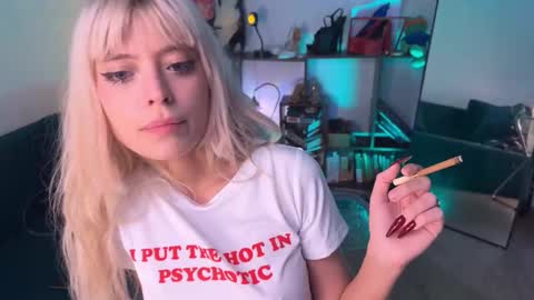 Snapshot of erectioneeering chatting on September 2025 12:30:01 PM Alissa online show from September 2025 12:30:01 PM