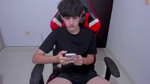 Snapshot of eren_tatakae chatting on April 2026 11:57:02 PM eren_tatakae online show from April 2026 11:57:02 PM