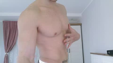 Snapshot of eric_crush chatting on April 2026 03:48:02 AM Eric Crush online show from April 2026 03:48:02 AM
