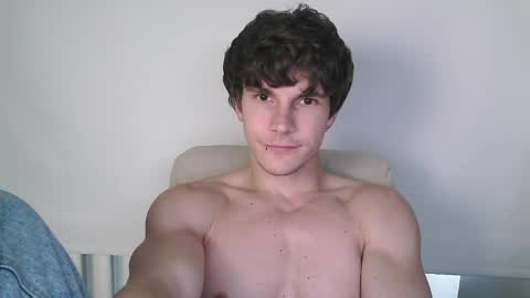 Snapshot of eric_crush chatting on May 2026 03:36:02 AM Eric Crush online show from May 2026 03:36:02 AM