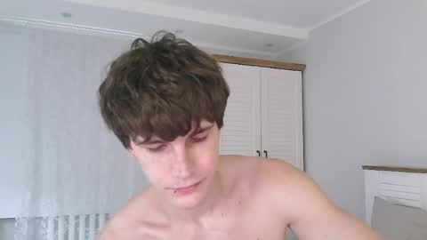 Snapshot of eric_crush chatting on June 2026 04:14:02 AM Eric Crush online show from June 2026 04:14:02 AM