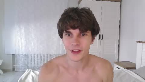 Snapshot of eric_crush chatting on June 2026 04:10:01 AM Eric Crush online show from June 2026 04:10:01 AM