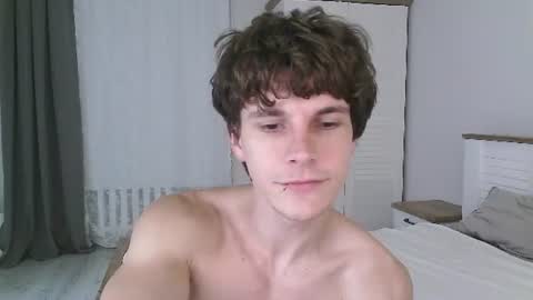 Snapshot of eric_crush chatting on June 2026 04:33:01 AM Eric Crush online show from June 2026 04:33:01 AM