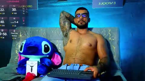 Brayan online show from November 2025 08:44:01 PM