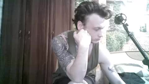 Snapshot of eric_the_vikking chatting on September 2025 11:43:01 AM Eric online show from September 2025 11:43:01 AM