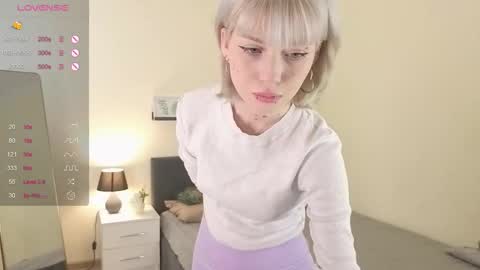 Snapshot of erica_crau chatting on December 2025 08:12:01 AM Sofia online show from December 2025 08:12:01 AM