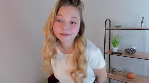 Snapshot of erica_grases chatting on December 2025 03:41:01 PM Alivia online show from December 2025 03:41:01 PM