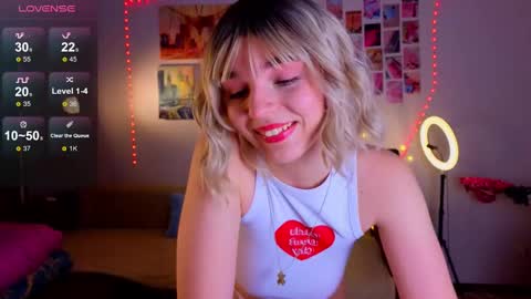 Snapshot of erica_winterr chatting on February 2025 03:21:01 PM Erica Winterr online show from February 2025 03:21:01 PM