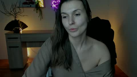 EricaPowers online show from December 2024 10:38:02 AM