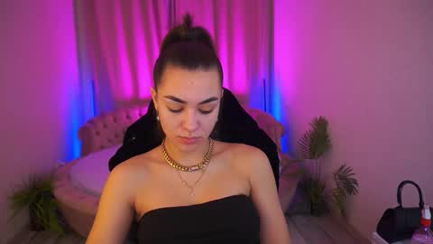 Erica online show from November 2025 06:55:01 AM