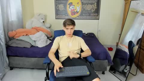 Snapshot of erick_de_rossee chatting on October 2025 06:38:02 PM erick_de_rossee online show from October 2025 06:38:02 PM