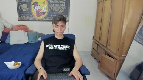 erick_de_rossee online show from December 2025 05:42:02 PM