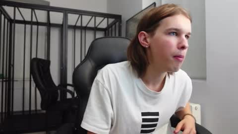 ERICK GRANT online show from October 2025 05:10:02 PM