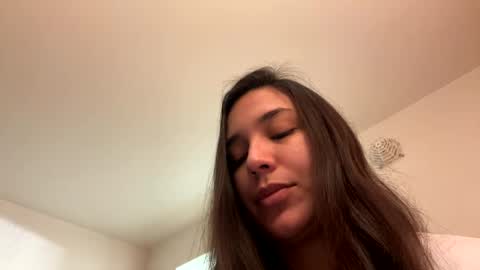 Snapshot of erickavee21 chatting on December 2024 03:19:01 AM ErickaVee online show from December 2024 03:19:01 AM
