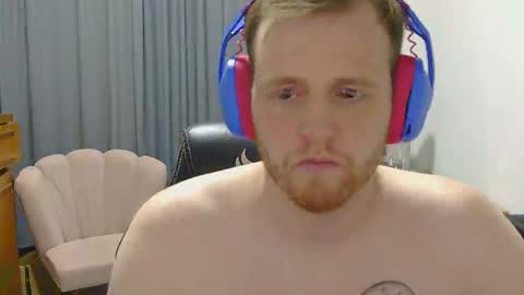 Snapshot of erickblink chatting on April 2026 03:42:01 AM erickblink online show from April 2026 03:42:01 AM