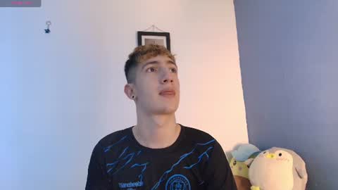 Snapshot of erik_golden_ chatting on June 2026 09:06:01 PM I am Erik online show from June 2026 09:06:01 PM