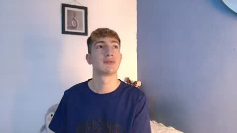 Snapshot of erik_golden_ chatting on June 2026 08:00:02 PM I am Erik online show from June 2026 08:00:02 PM