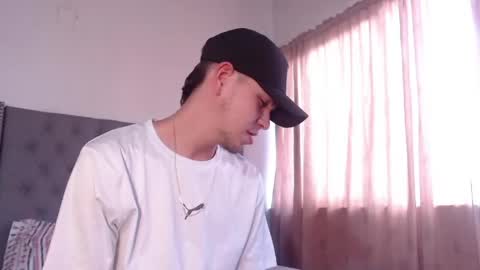 Snapshot of erik_rodriguez chatting on May 2026 09:45:01 PM Erik rodriguez online show from May 2026 09:45:01 PM