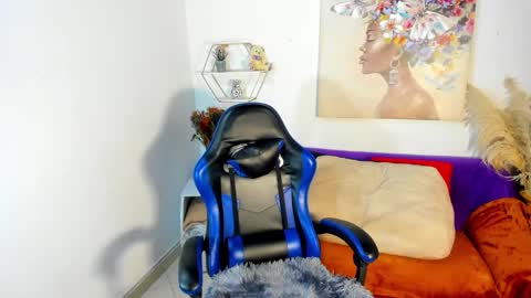 E R I K A  - L  Y R I C S online show from February 2026 08:13:01 AM