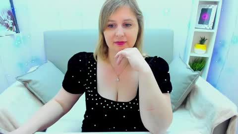 Snapshot of erikalov chatting on May 2026 01:21:01 AM Adelina online show from May 2026 01:21:01 AM