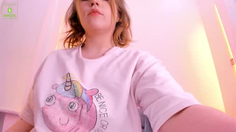 Snapshot of erikalustx chatting on January 2025 04:09:02 AM Erika online show from January 2025 04:09:02 AM