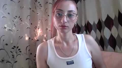 Snapshot of erikamaddox chatting on April 2026 07:22:02 AM Erika online show from April 2026 07:22:02 AM