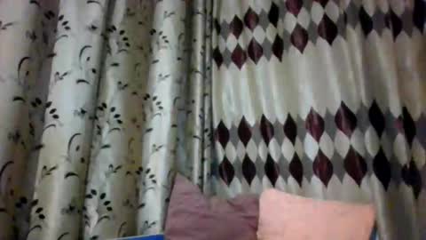 Snapshot of erikamaddox chatting on April 2026 08:17:02 PM Erika online show from April 2026 08:17:02 PM