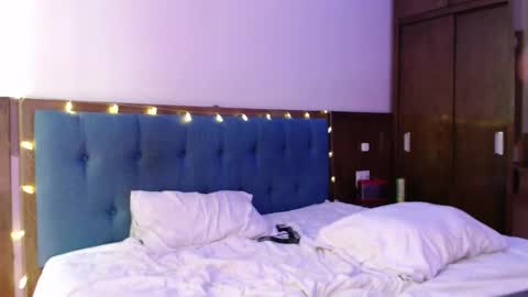 Erik  Bruce online show from October 2025 08:34:01 AM