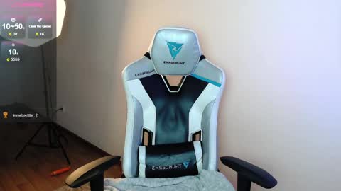 Snapshot of erin_and_johnny chatting on April 2026 04:49:01 PM erin and johnny online show from April 2026 04:49:01 PM