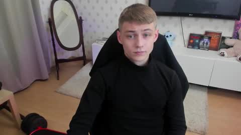 Max online show from November 2025 01:53:01 AM