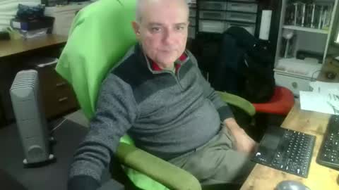 ernello online show from October 2025 07:47:01 PM