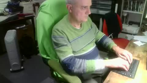 ernello online show from October 2025 11:43:01 PM