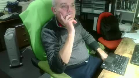 ernello online show from October 2025 07:20:01 PM