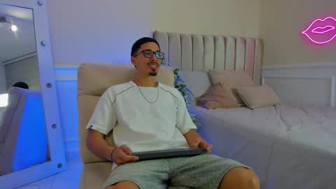 Snapshot of eros_becker_ chatting on March 2026 03:20:01 AM eros_becker_ online show from March 2026 03:20:01 AM