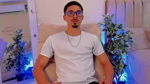 Snapshot of eros_becker_ chatting on March 2026 04:05:01 AM eros_becker_ online show from March 2026 04:05:01 AM