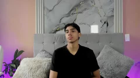 Snapshot of eros_lux1 chatting on April 2026 12:21:01 PM Eros Lux1 online show from April 2026 12:21:01 PM