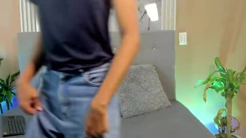 Snapshot of eros_lux1 chatting on April 2026 12:09:02 PM Eros Lux1 online show from April 2026 12:09:02 PM