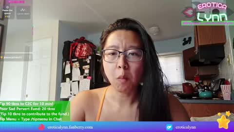 Lynn   online show from October 2025 07:11:01 PM