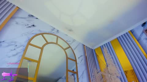 TINY  online show from February 2025 04:01:02 AM