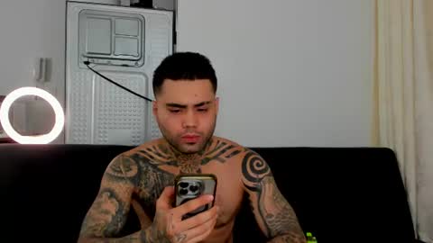 Snapshot of eroxxx7 chatting on June 2026 06:57:01 AM Eroxxx online show from June 2026 06:57:01 AM