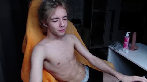 Snapshot of ervi_ chatting on June 2026 10:51:02 PM ERV1II online show from June 2026 10:51:02 PM