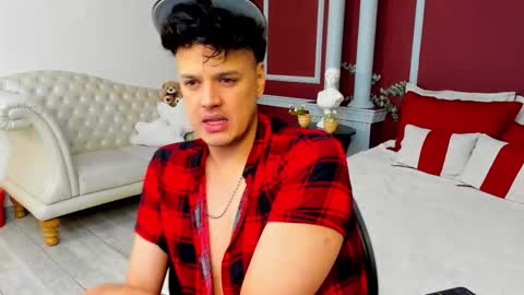eryxmarlowe_ online show from October 2025 01:17:01 AM