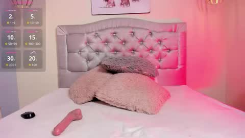 Escarlet online show from November 2025 08:51:01 PM