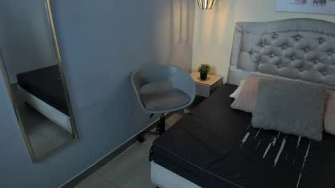 Escarlet online show from March 2026 12:01:02 PM