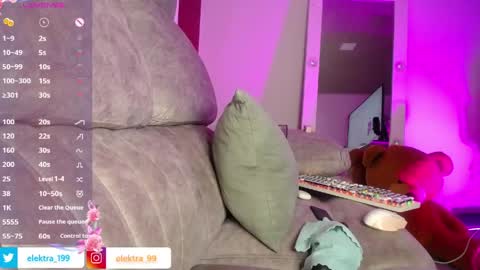 Snapshot of escarlett_liu chatting on April 2026 11:07:02 PM Yessica online show from April 2026 11:07:02 PM