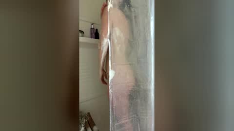 Snapshot of esimaralda chatting on April 2026 02:21:01 PM esimaralda online show from April 2026 02:21:01 PM